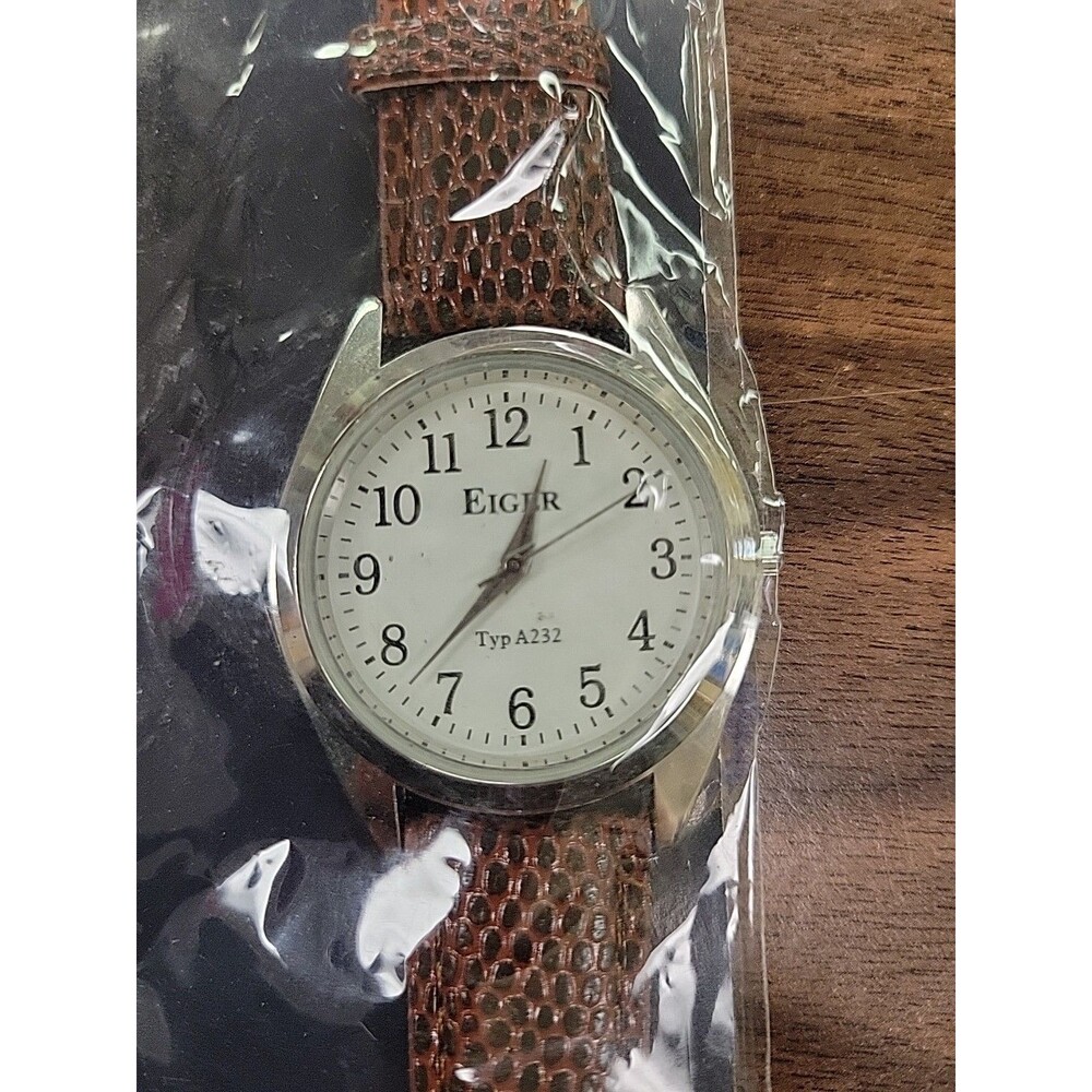 Vintage Eiger Men’s Watch Round Silver Tone Needs Battery Type A232 New